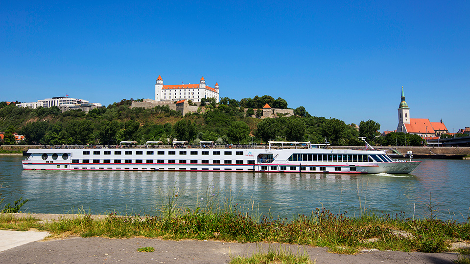 By Boat & Bike from Passau to Belgrade