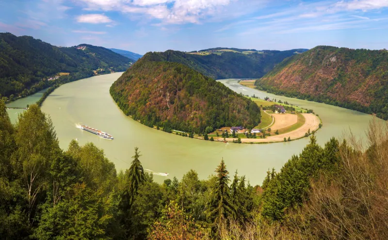 Danube loop near Schlögen