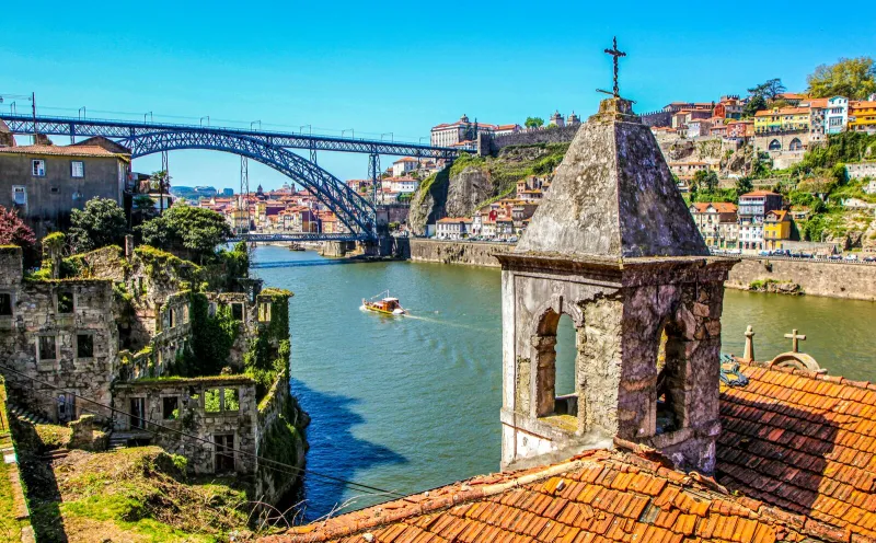 View of the Ponte Dom Luis