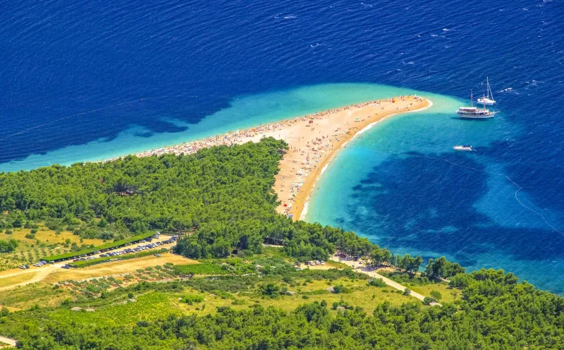 The Golden Horn in Bol