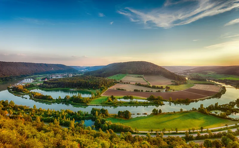 Bend of the Altmühl river in Riedburg
