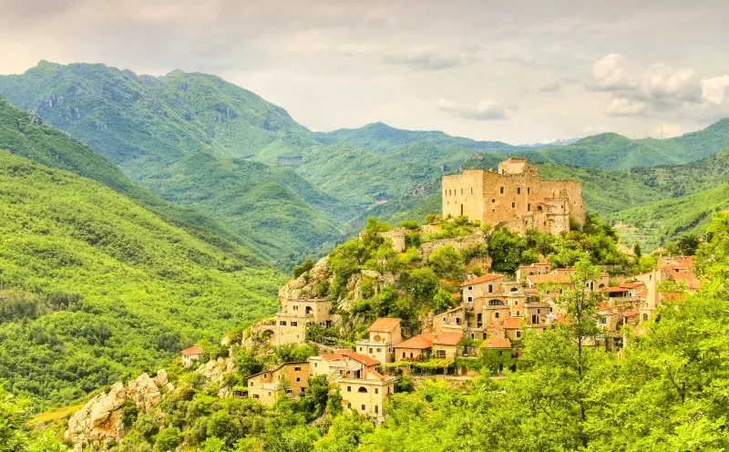 Castelvecchio di Rocca Barbena
