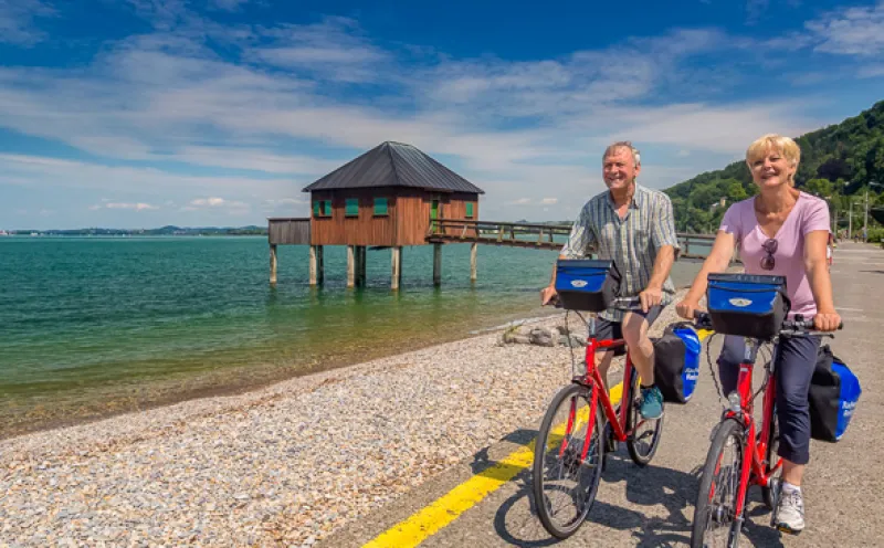 On the Lake Constance bike path in Bregenz