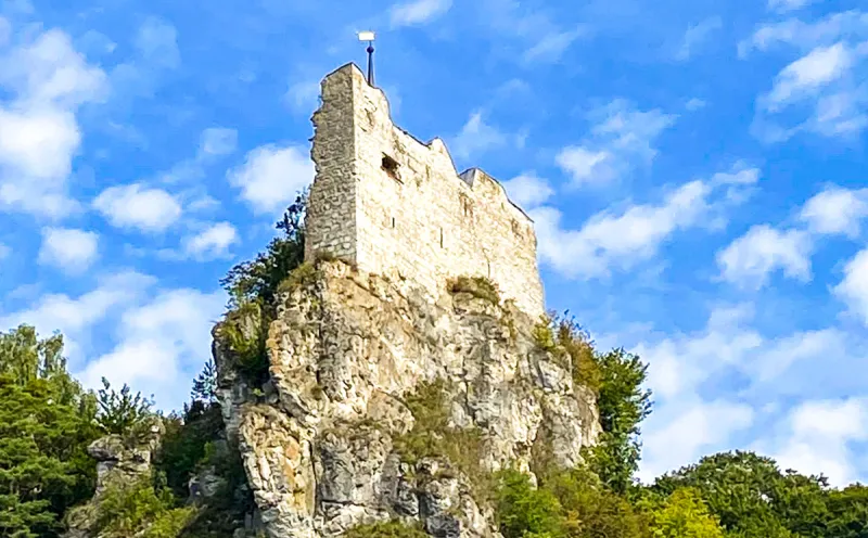Hütting castle ruins