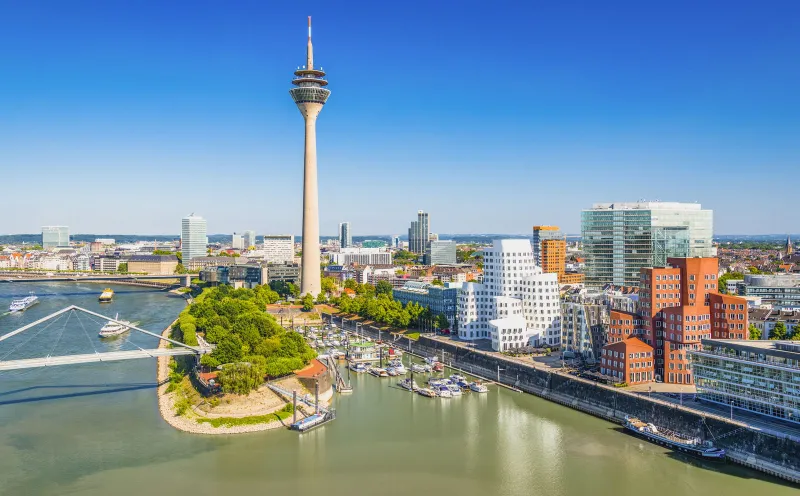Düsseldorf_Rhine Tower