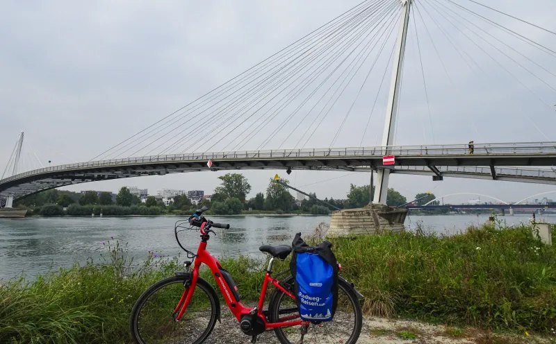 Three-country bridge Basel