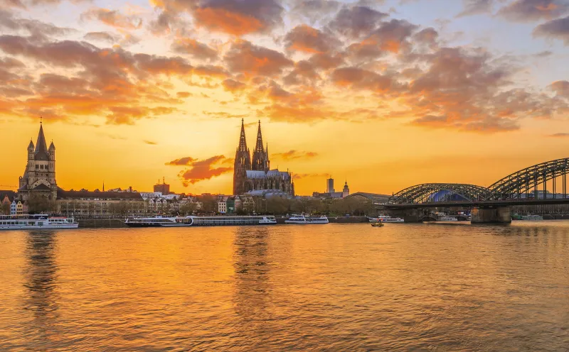 Sunset with view of Cologne Cathedral