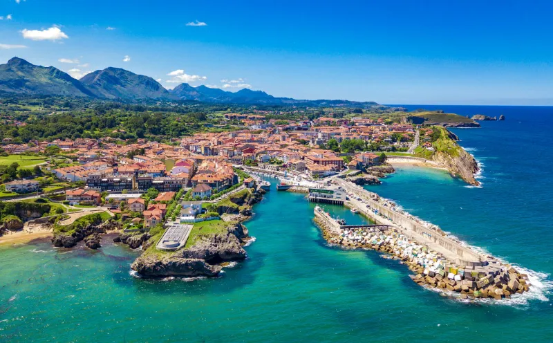 Llanes