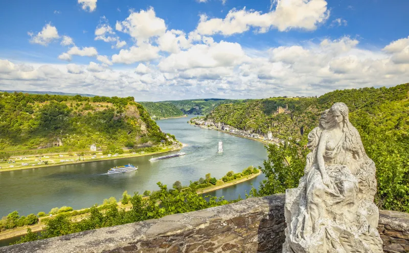 Loreley statue in St. Goarshausen