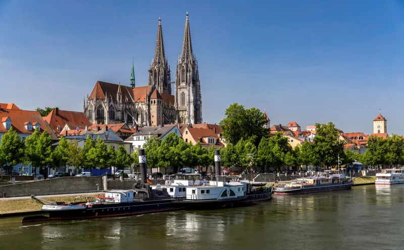 Regensburg_Dom and Danube