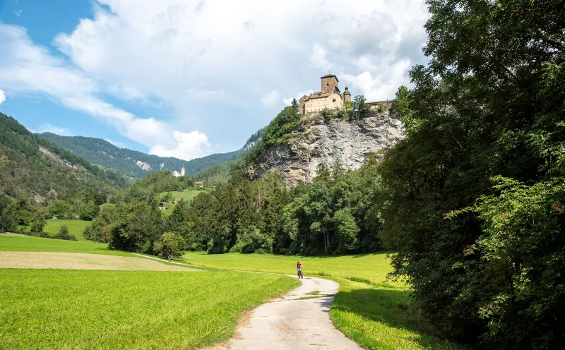 Ortenstein Castle near Rothenbrunnen