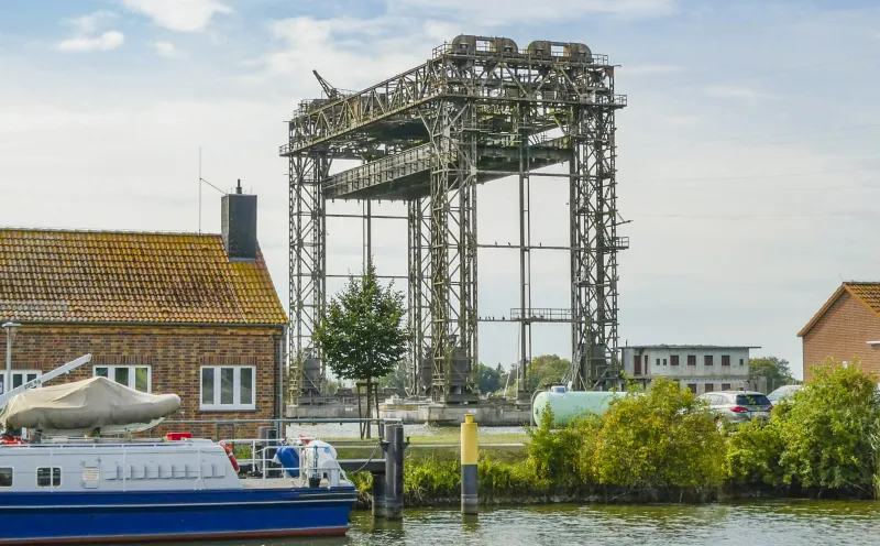Lift bridge Karnin