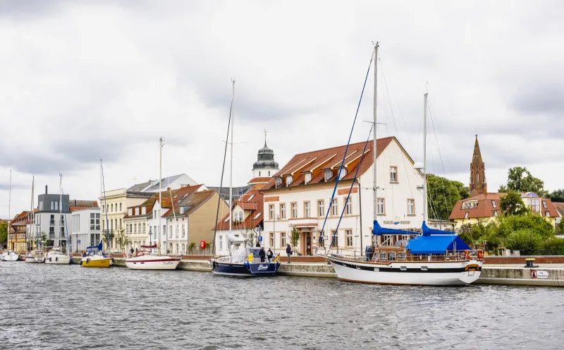 Ueckermünde port