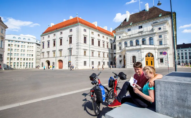 Vienna_Cyclist, Hofburg Palace