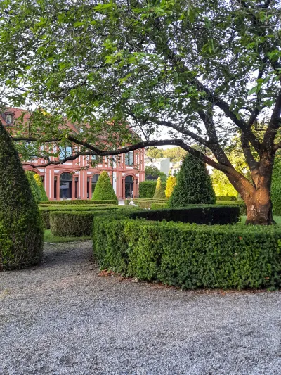 Garden Uni