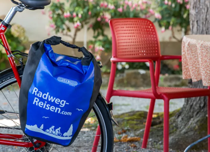 Rental bike with pannier