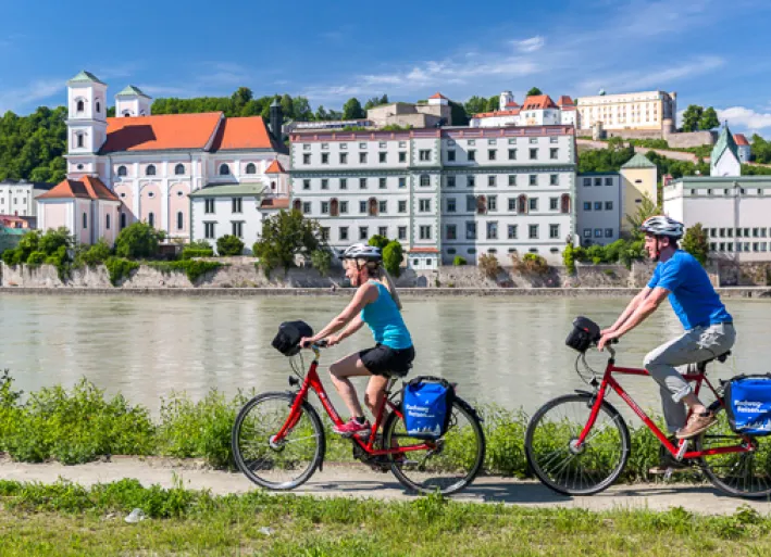 The Danube cycle path near Passau