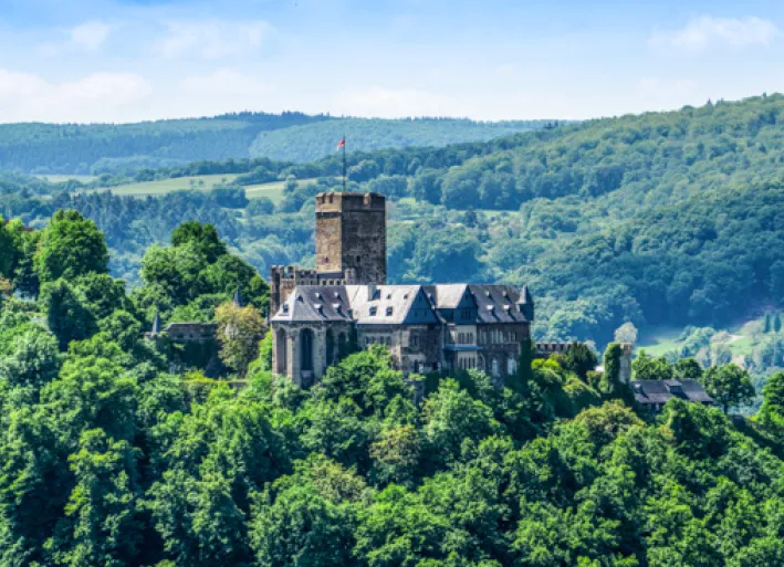 Lahn cycle route, Lahneck castle