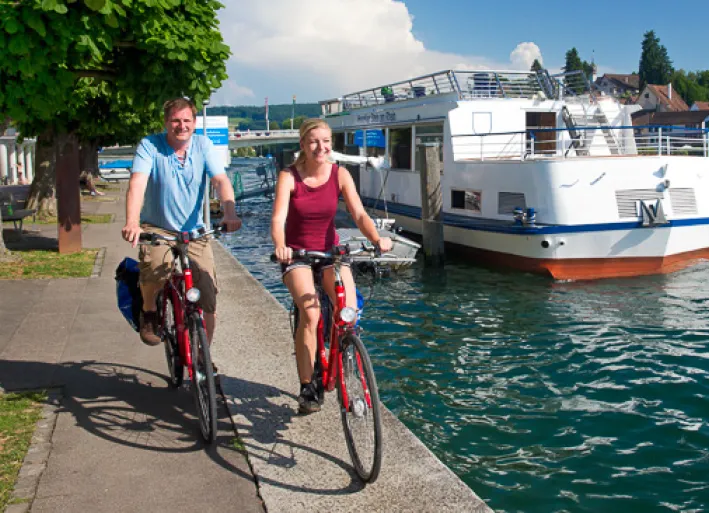 Cyclists on the Rhine