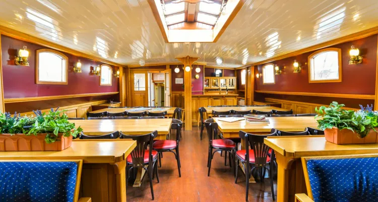 Sailing ship Elizabeth