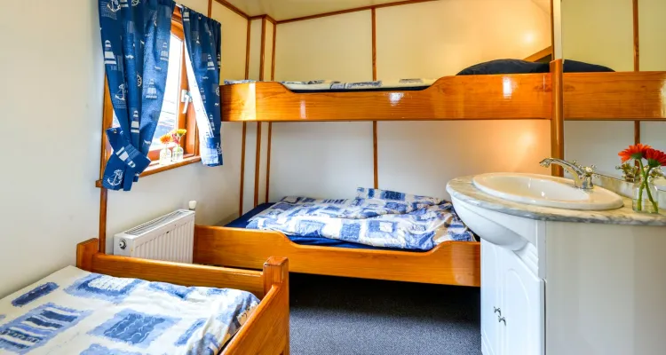 Sailing ship Elizabeth