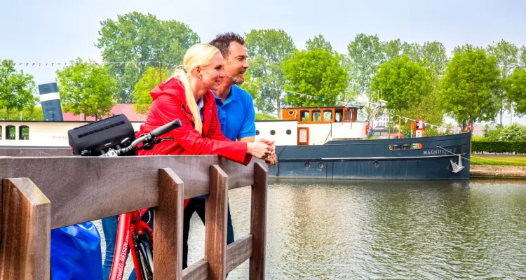 On Bike and Boat from Bruges to Amsterdam