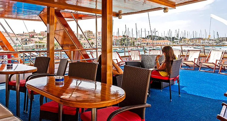 MS Amore, sun deck