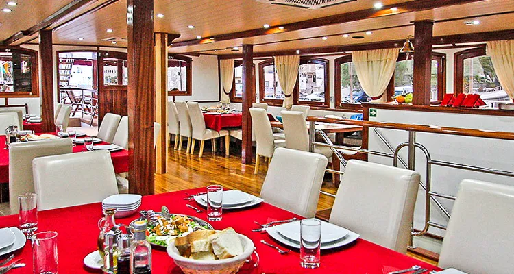 MS Carpe Diem, restaurant