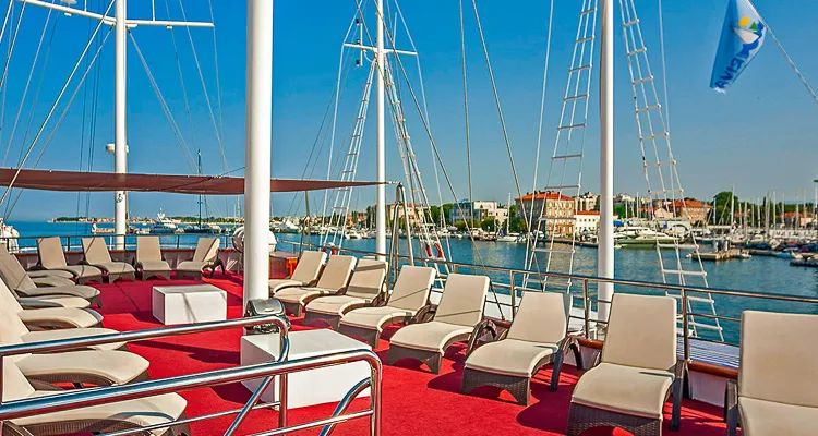 MS Carpe Diem, sun deck