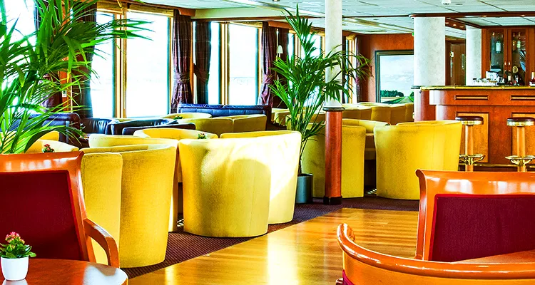 MS Fortuna, Bar