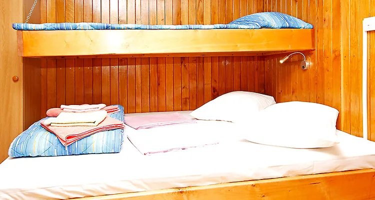 MS Kažimir, 3-bed cabin