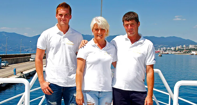 MS Kažimir, crew