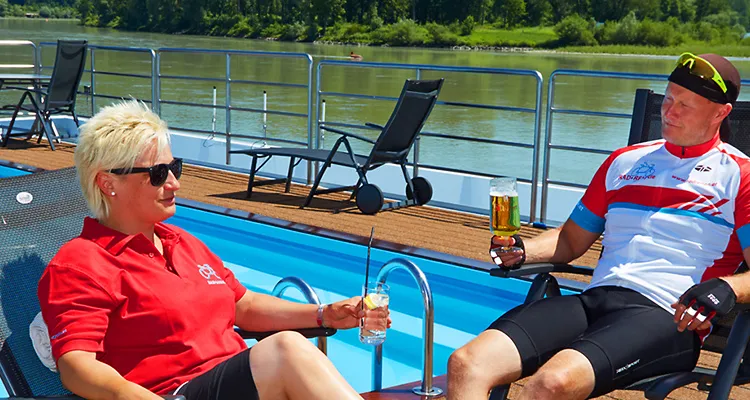 MS Carissima, Pool on the sun deck