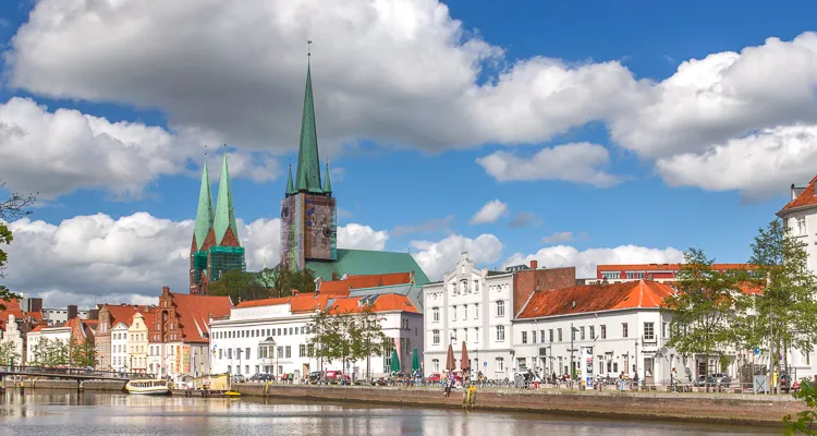 Lübeck: Start of the Baltic cycling holidays to Stralsund