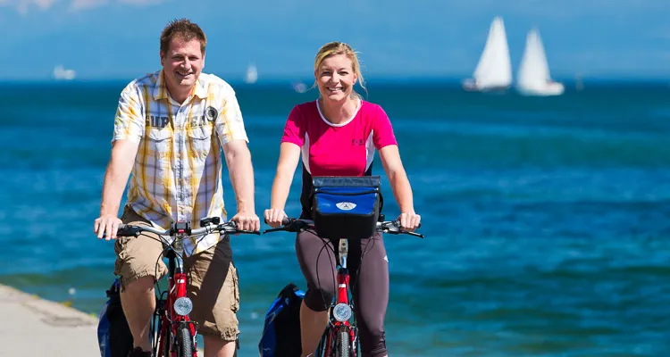 Weekend cycling holiday top