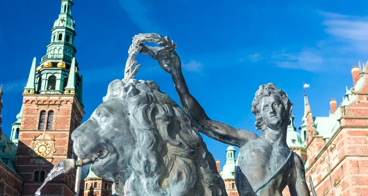 Cycling holidays in Scandinavia - Schloss Frederiksborg