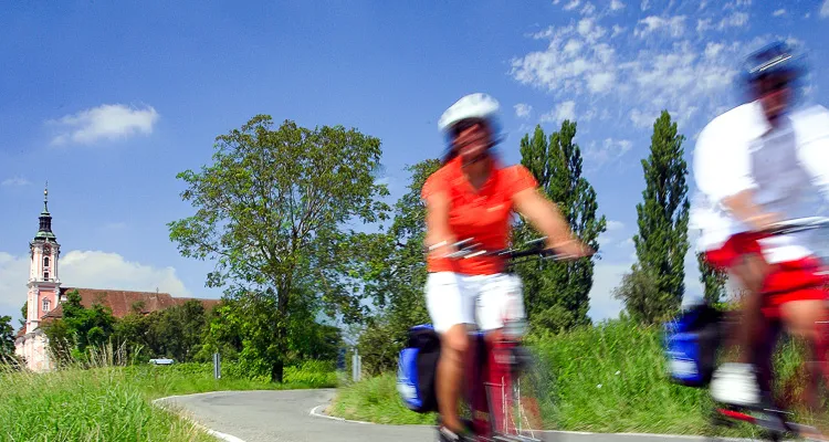 Athletic cycling tours on Lake Constance