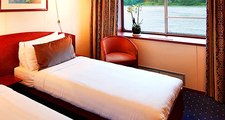 MS Carissima, Twin cabin on middle and upper deck
