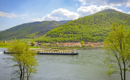 Mit Rad und Schiff auf der Donau