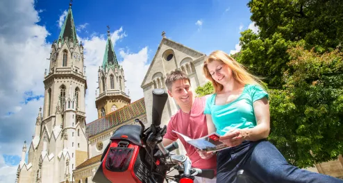 Cycling at the Danube in Austria for Epicure and Laggard